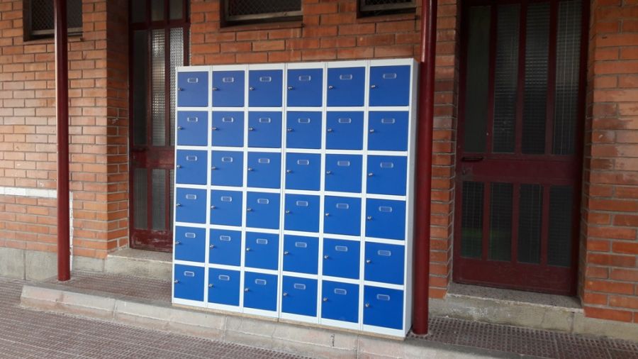 Ja tenim noves guixetes per a l’alumnat al gimnàs