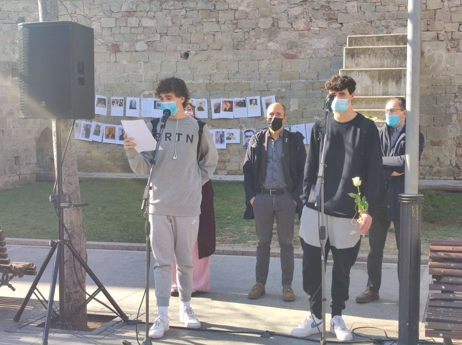 L’alumnat de batxillerat se suma a la commemoració de les víctimes de l’holocaust nazi